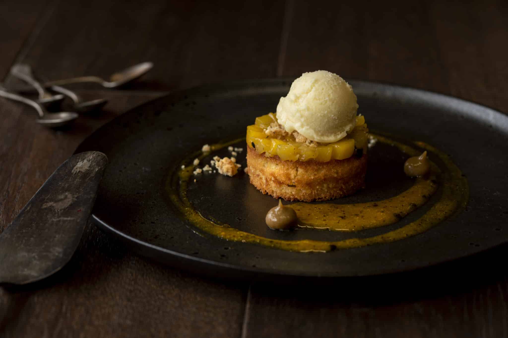 Financier amandine et son chutney de fruits exotiques aux baies Tilfda