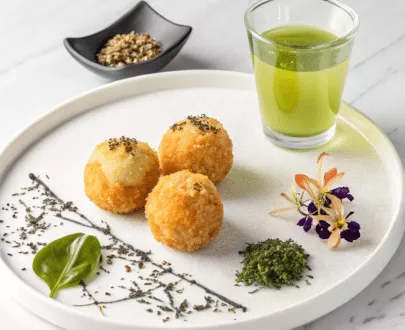 Meeresfrüchte-Tapas mit grünem/weißem Tee