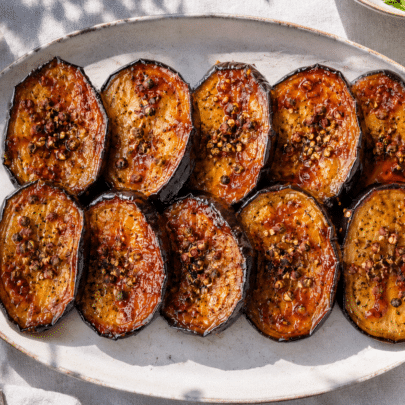 Des aubergines laquées au miso et au poivre de Sishuan